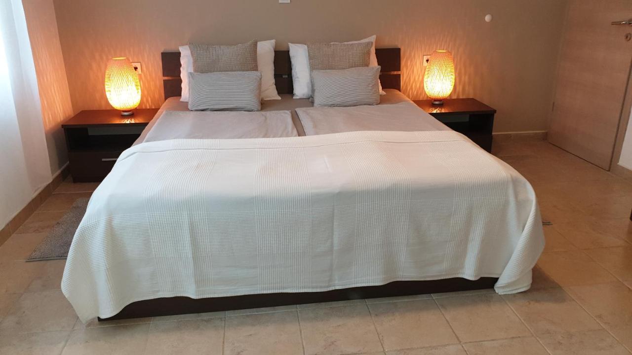 Apartments Suha Punta - Villa Babalonija Kampor Dış mekan fotoğraf